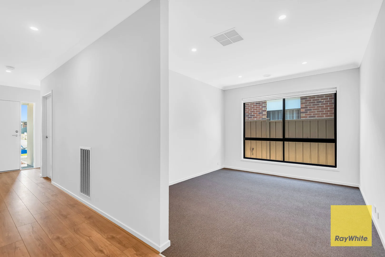 109 MEDALLION BOULEVARD, Tarneit VIC 3029 photo 5