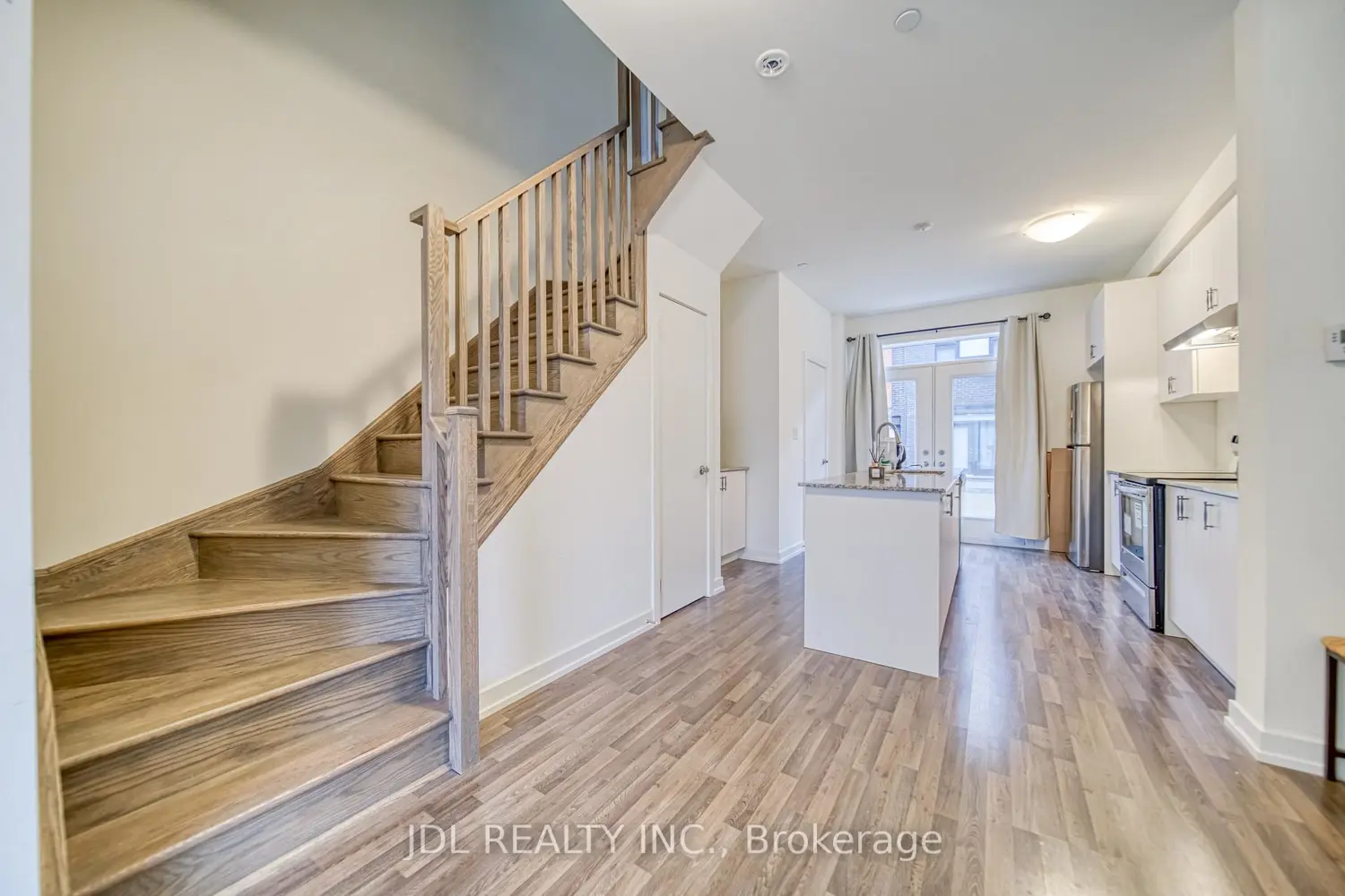 370 D Red Maple Road 118 photo 2