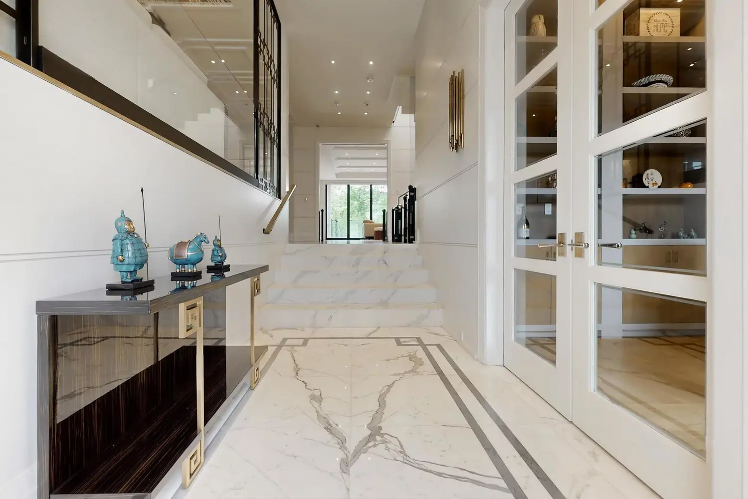 154 Yonge Boulevard photo 4