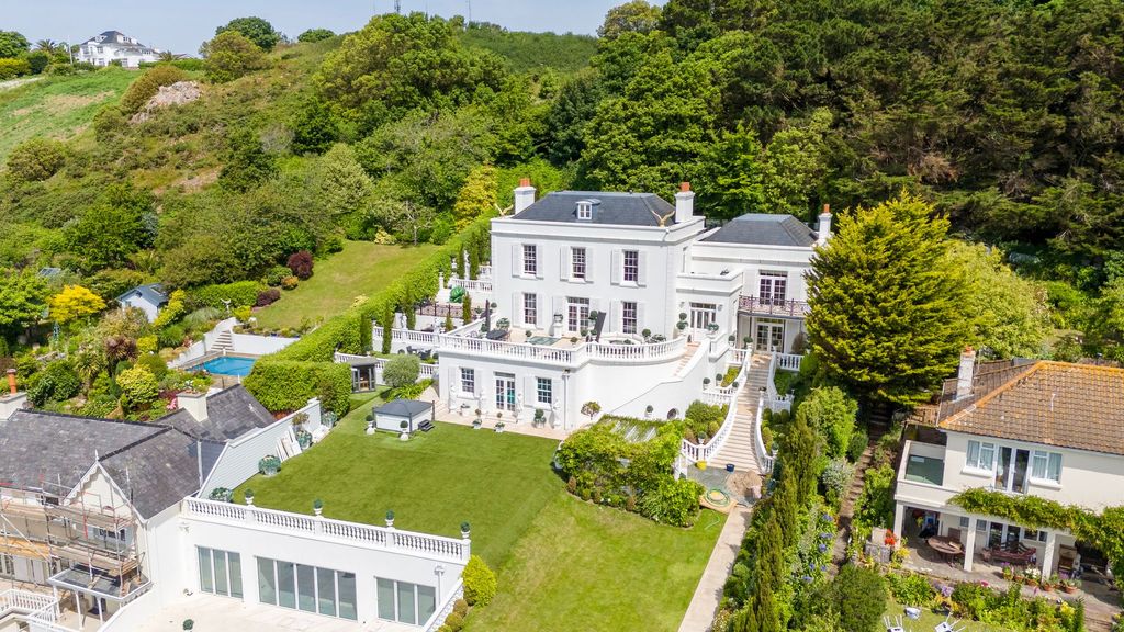 5 bed semi-detached house for saleDe Montford House, St Martin JE3