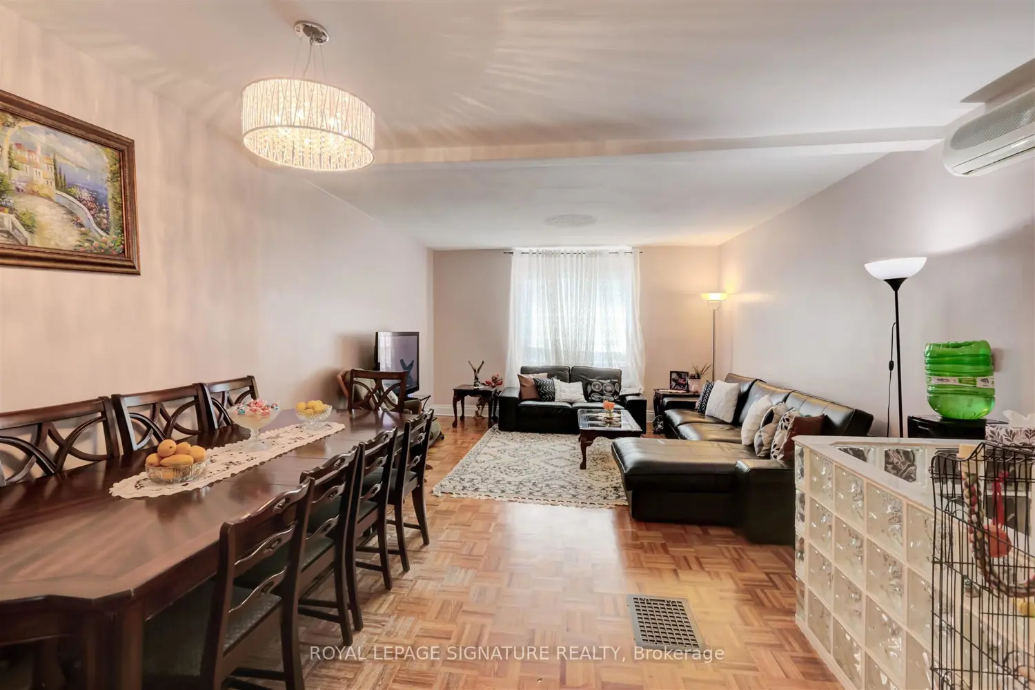 3142 Dundas Street photo 4