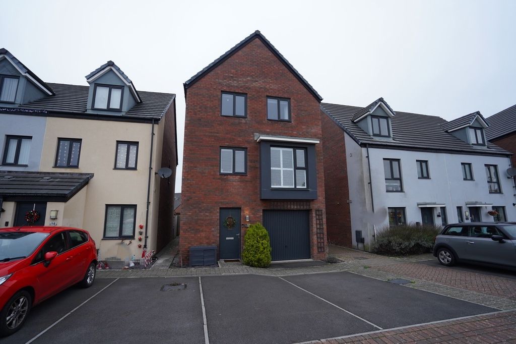 4 bed detached house for saleIsland View, Barry CF62