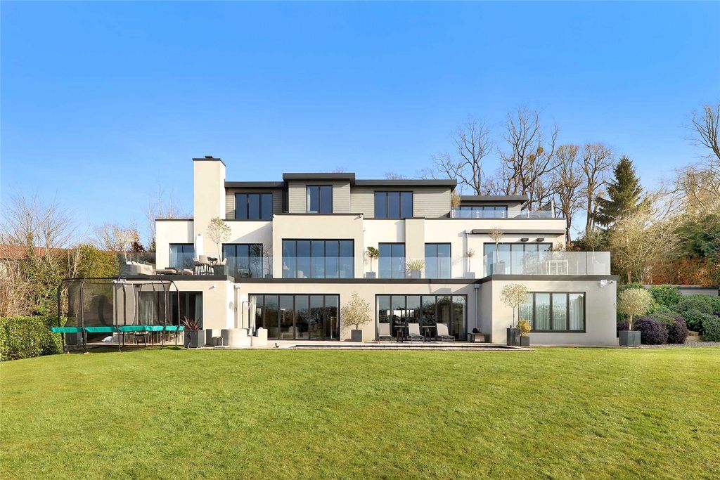 6 bed detached house for saleHarvest Hill, Bourne End, Buckinghamshire SL8