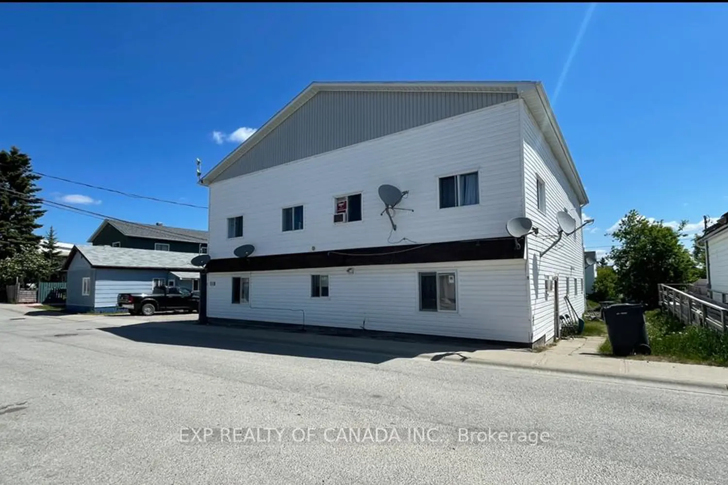 636 D'iberville Street photo 4