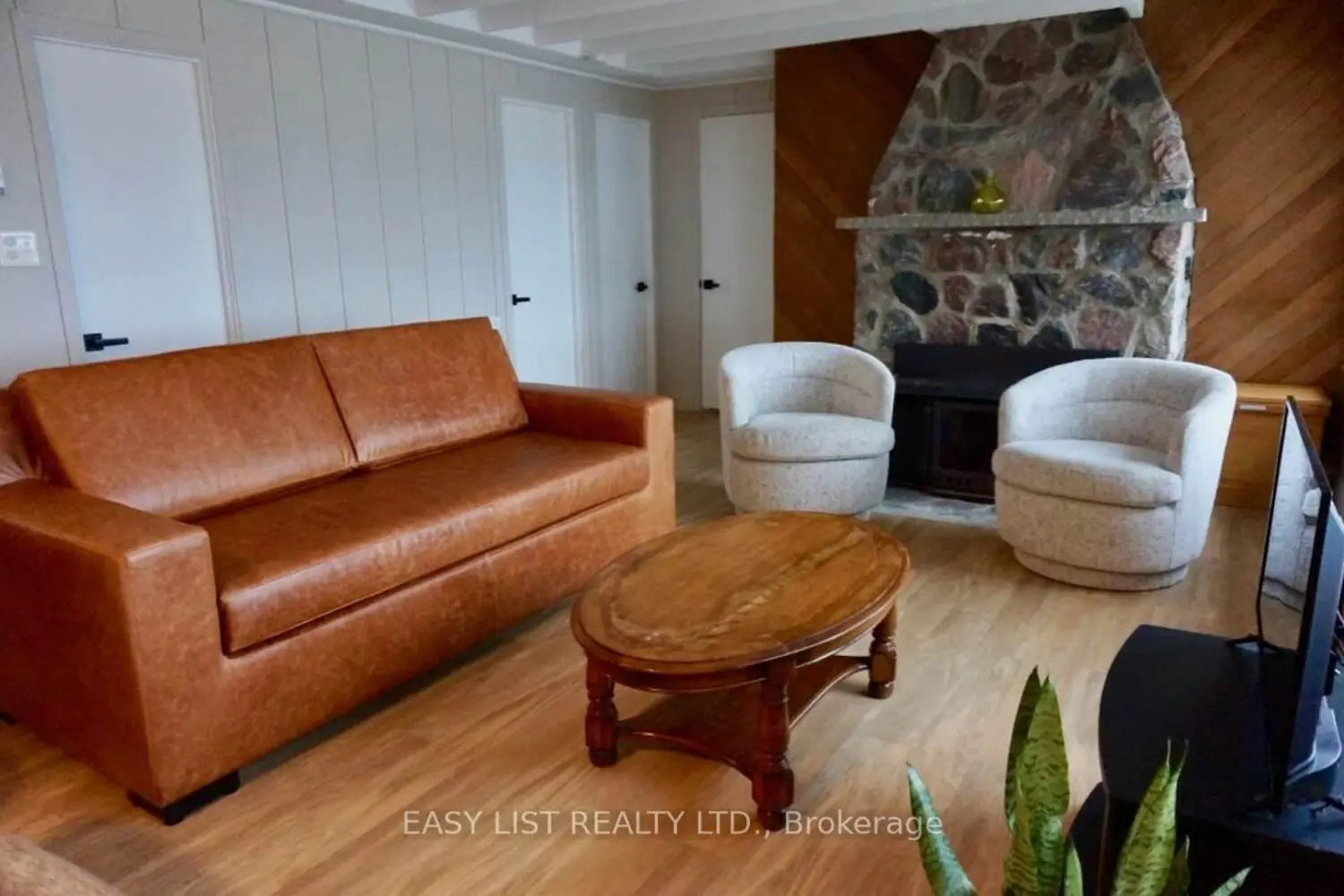 1536 Tiny Beaches Road photo 5