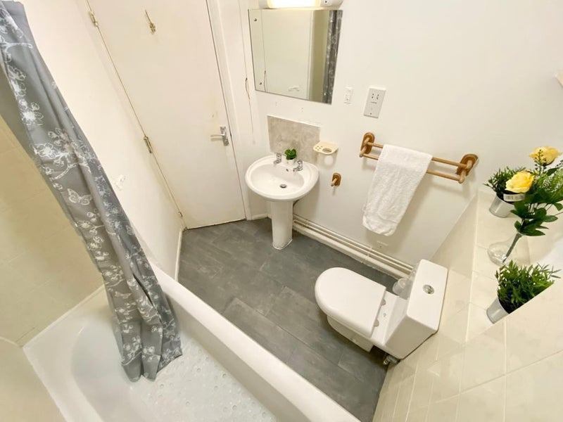 Room in a Shared Flat, Bunning Way, N7, N1 7GU photo 5