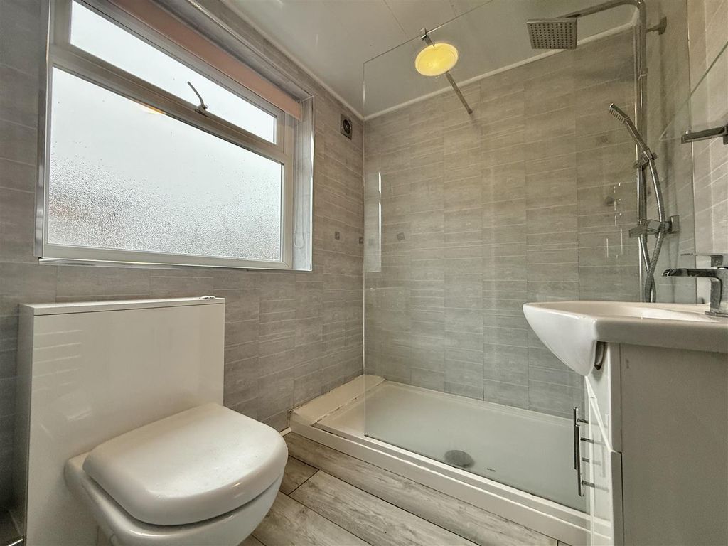 Additional image 7 of 3 bed flat for saleGeorge Street, Pelaw, Gateshead NE10