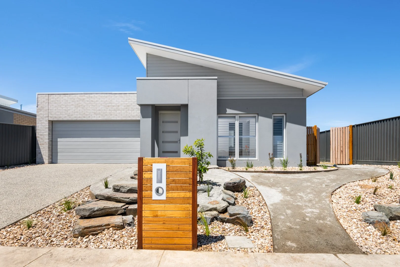 18 Birdwood Drive, St Leonards VIC 3223