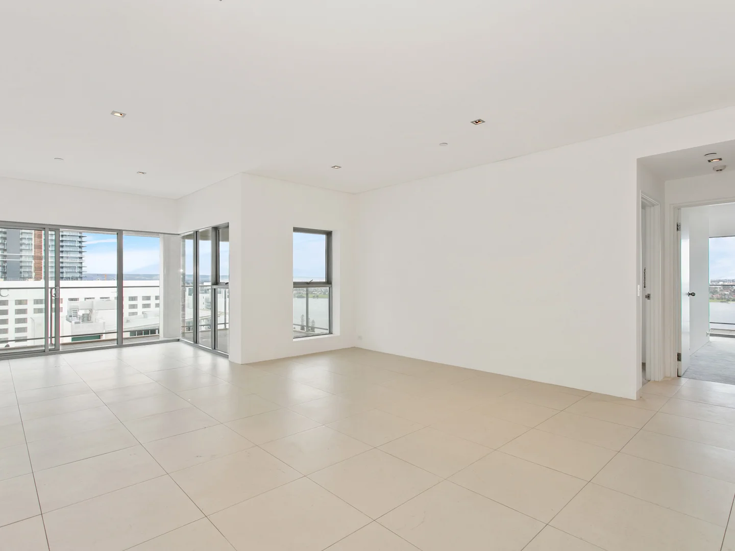2202/237 Adelaide Terrace, Perth WA 6000 photo 4