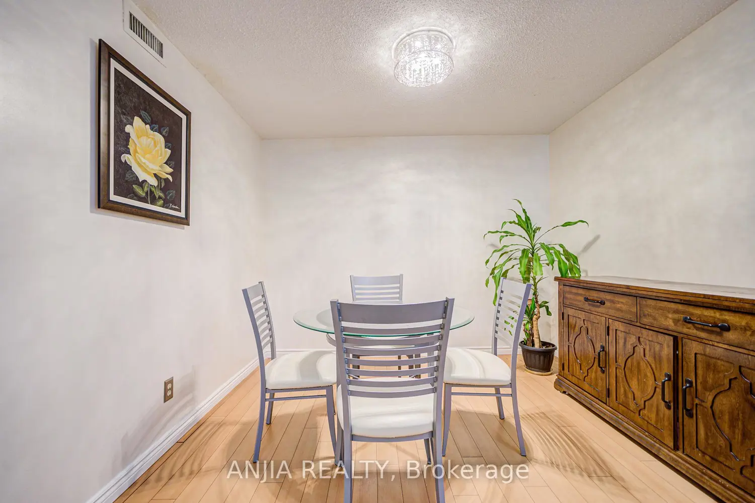 225 Bamburgh Circle 512 photo 5