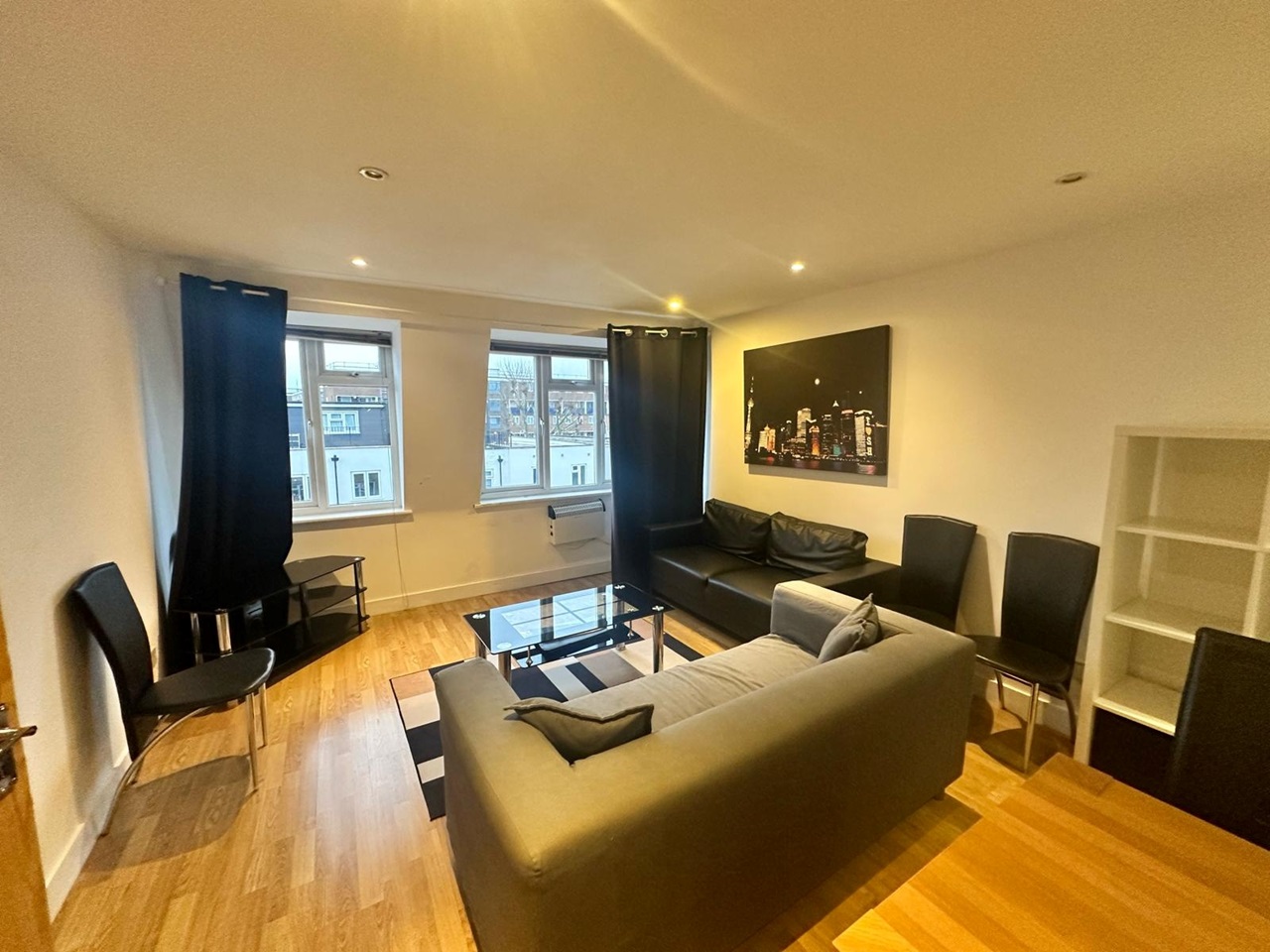 2 Bed Flat, Southwark Park Road, SE16, N1 7GU