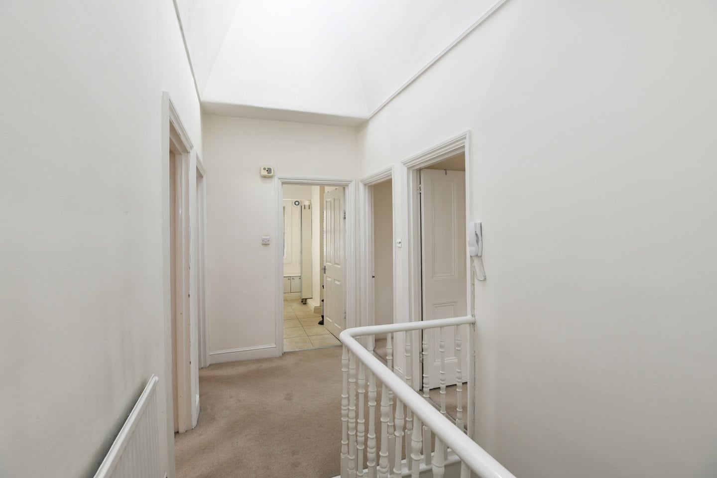 2 Bed Flat, Buckland Crescent, NW3, N1 7GU photo 4