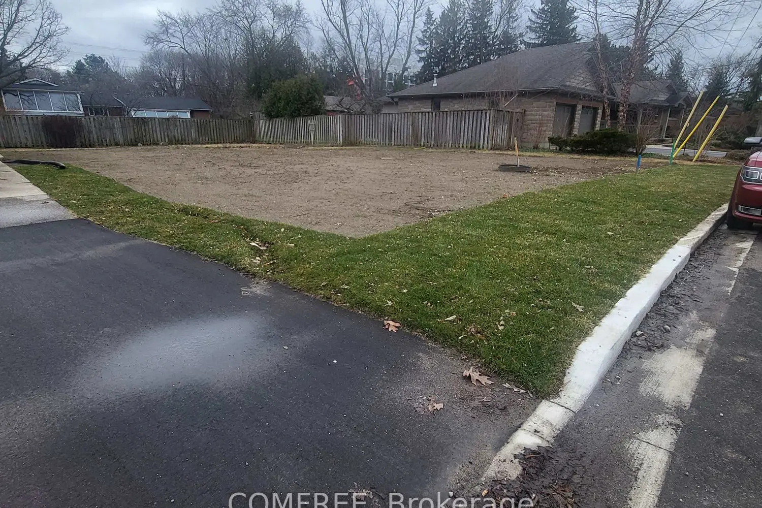 10 Lynwood Avenue photo 3