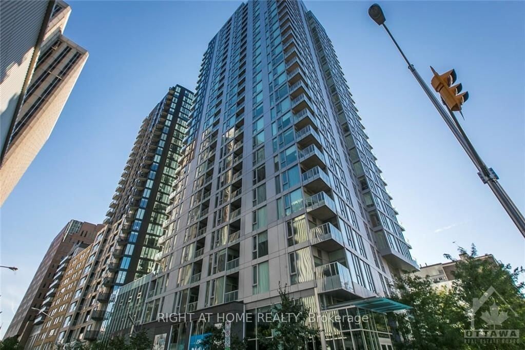 179 Metcalfe St, Ottawa Centre, K2P 0W1