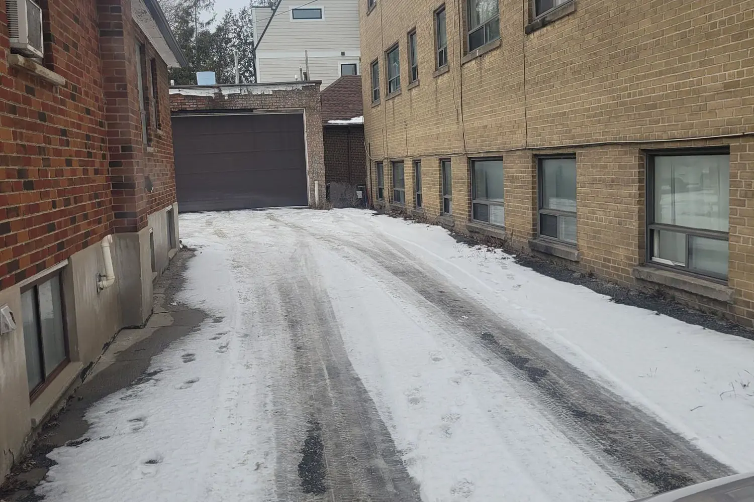 2497 Dufferin Street photo 2