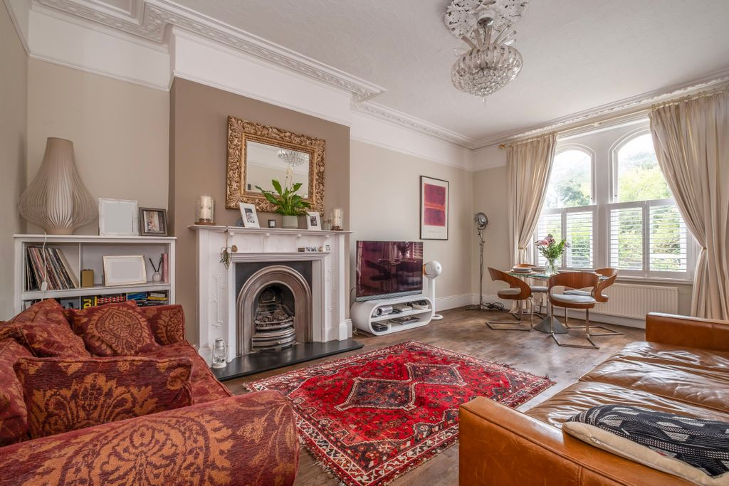 Additional image 3 of 3 bed flat for saleKings Road, Richmond TW10
