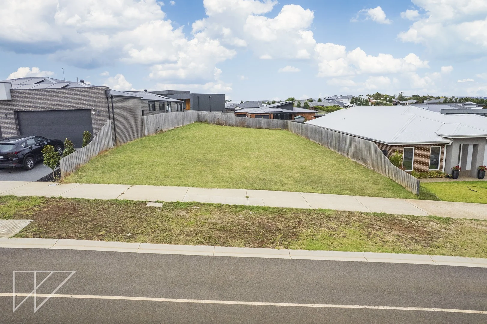 8 Silver Wattle Drive, Warragul VIC 3820