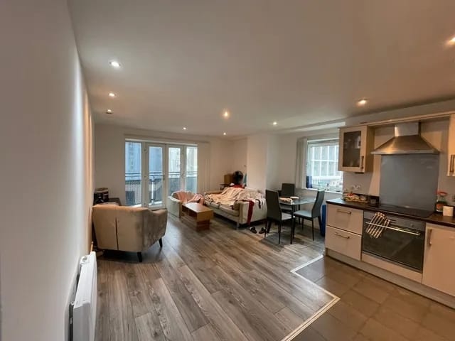 2 Bed Flat, Masshouse Plaza, B5, N1 7GU photo 2