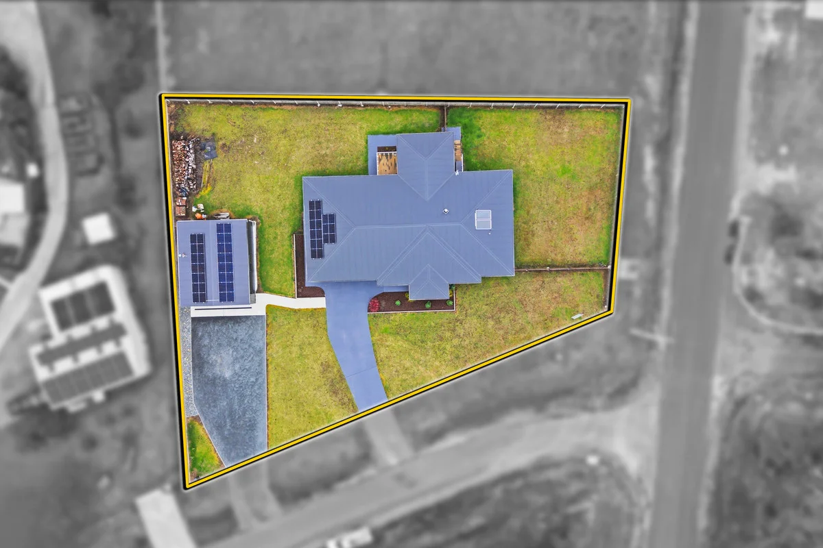 Additional image 25 of 2 Reggardo Rise, Lakes Entrance VIC 3909
