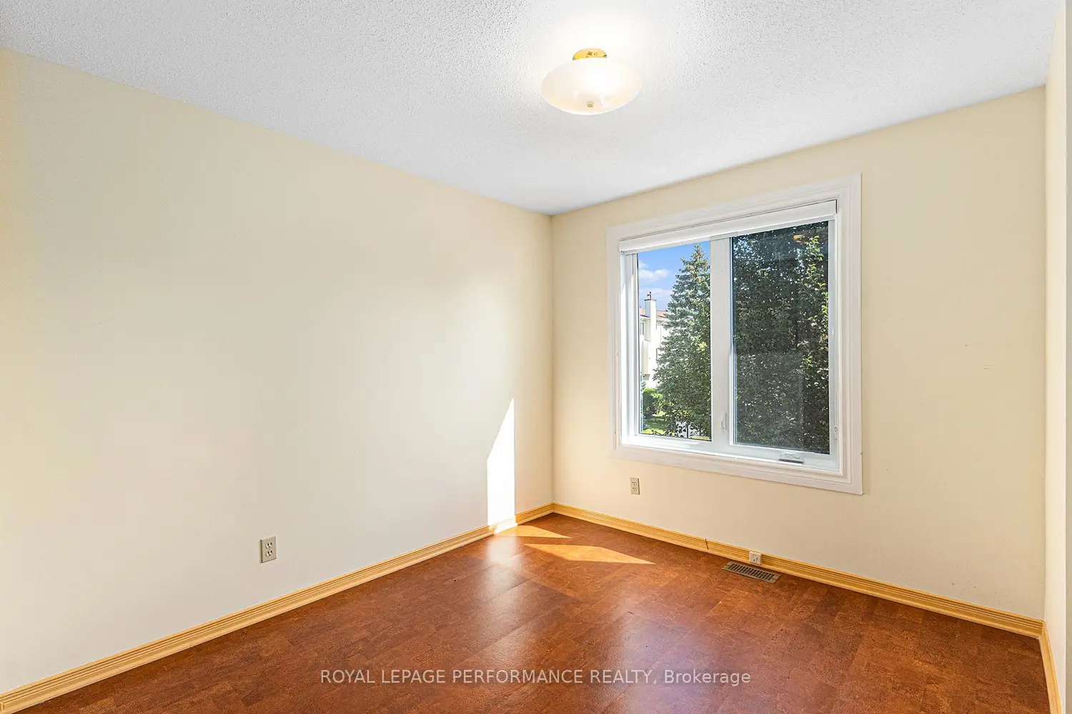 Additional image 12 of 2015 Summerfields Crescent