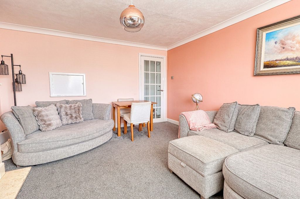 Additional image 3 of 2 bed flat for saleSouthfield Road, Scunthorpe DN16