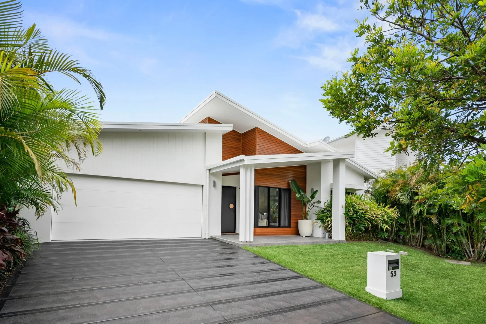 53 Seaside Drive, Lake Cathie NSW 2445