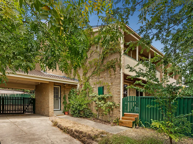 2A McGhee Avenue, Mitcham VIC 3132