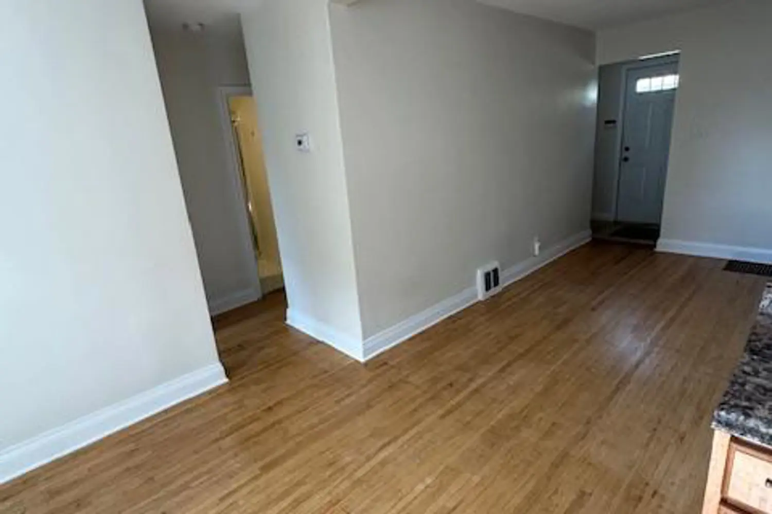 227 Sheppard Avenue photo 3