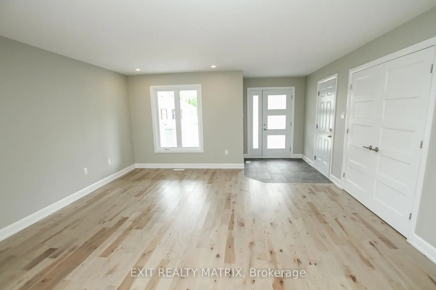 1401 Caroline Court photo 3