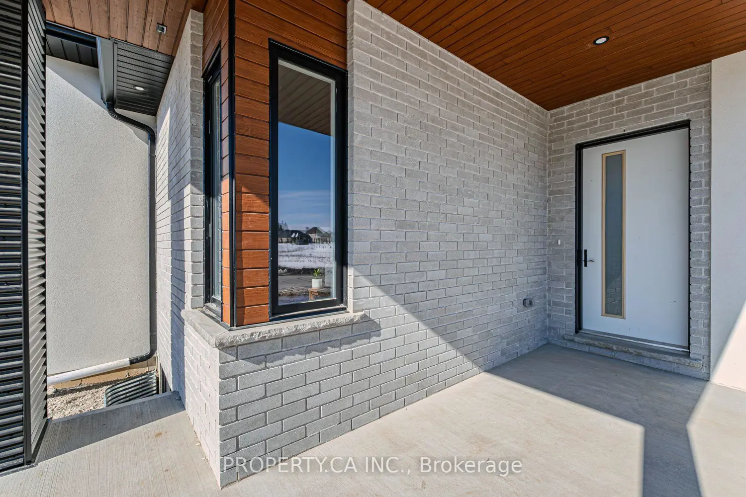 2 Hudson Drive photo 2