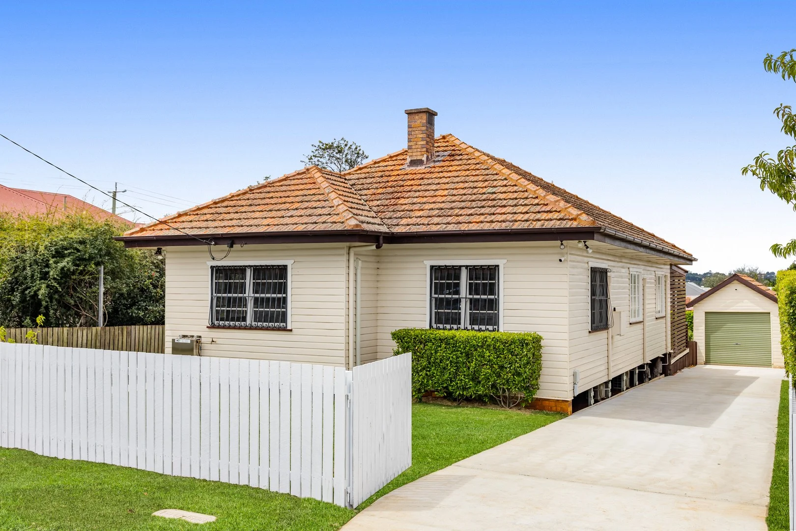 10 Helen Street, Newtown QLD 4350
