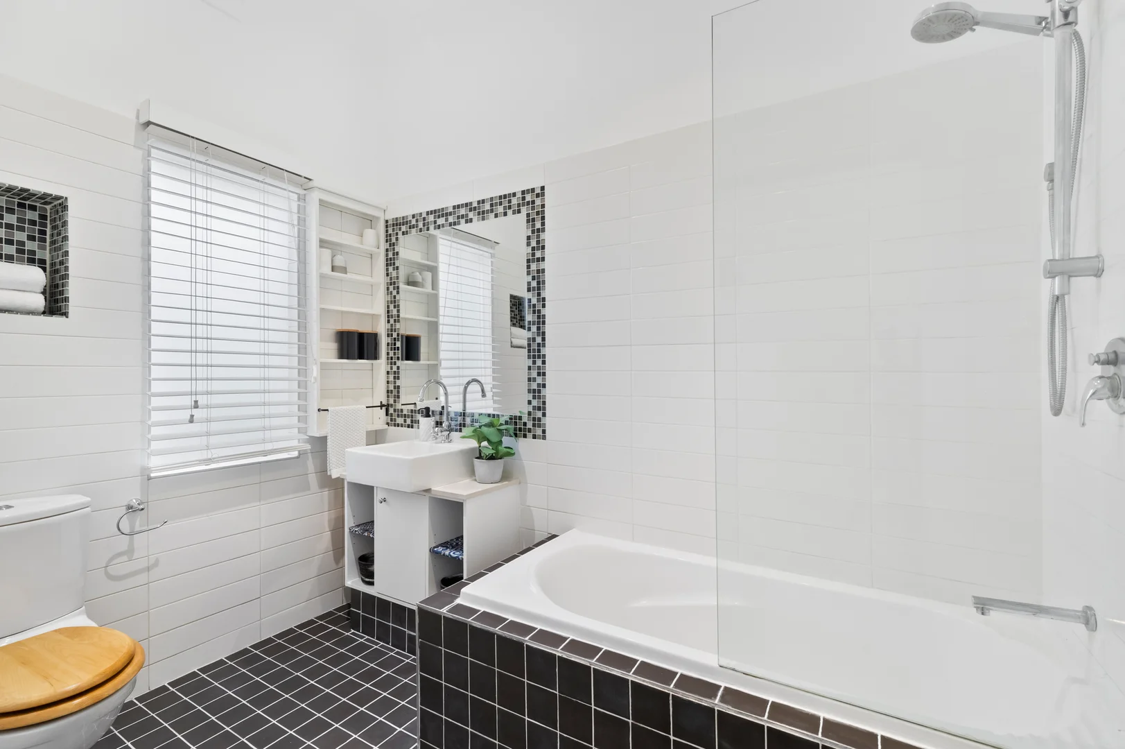 Additional image 8 of 6/98 Barkly Street, St Kilda VIC 3182
