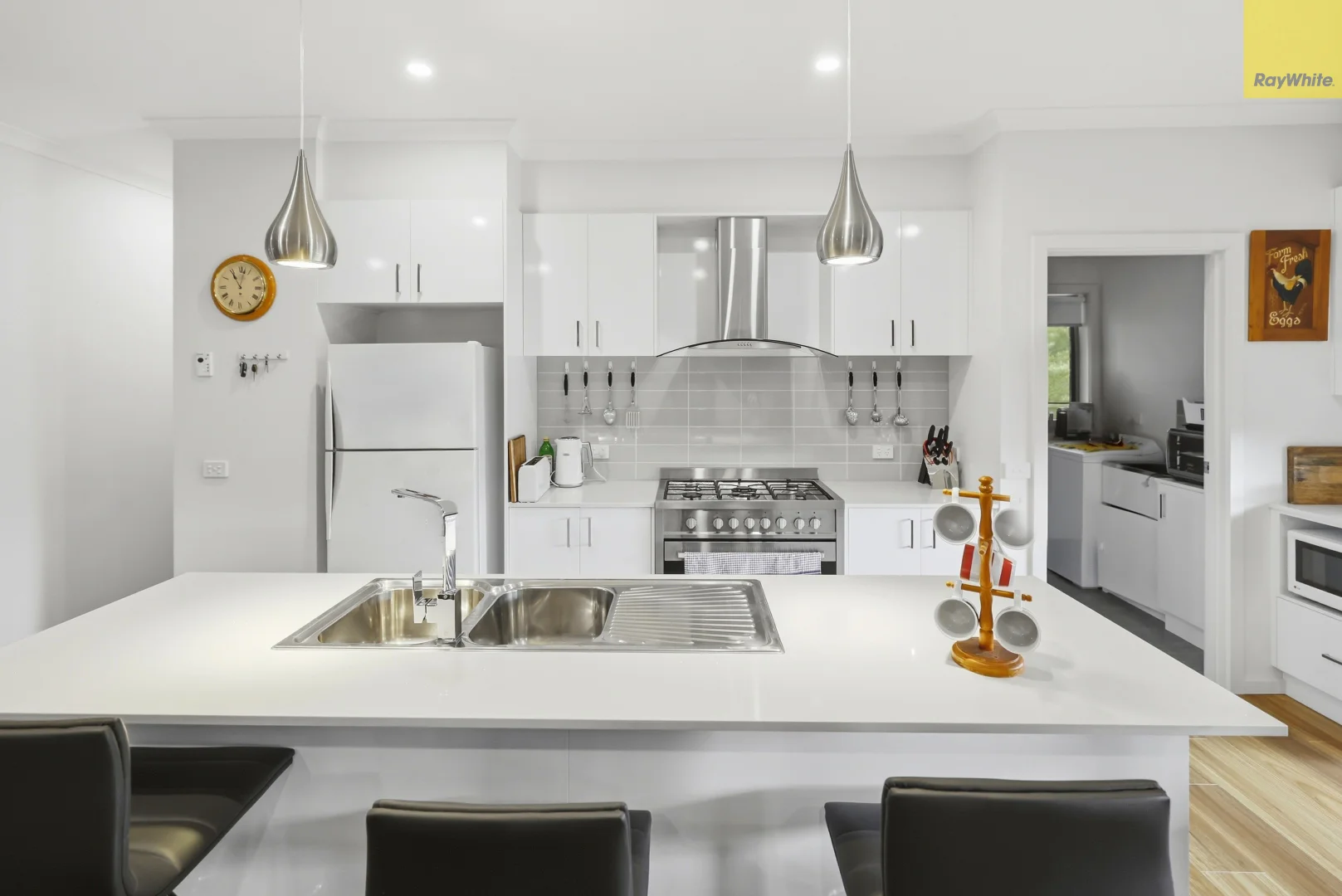 6/100 Masons Lane, Bacchus Marsh VIC 3340 photo 3