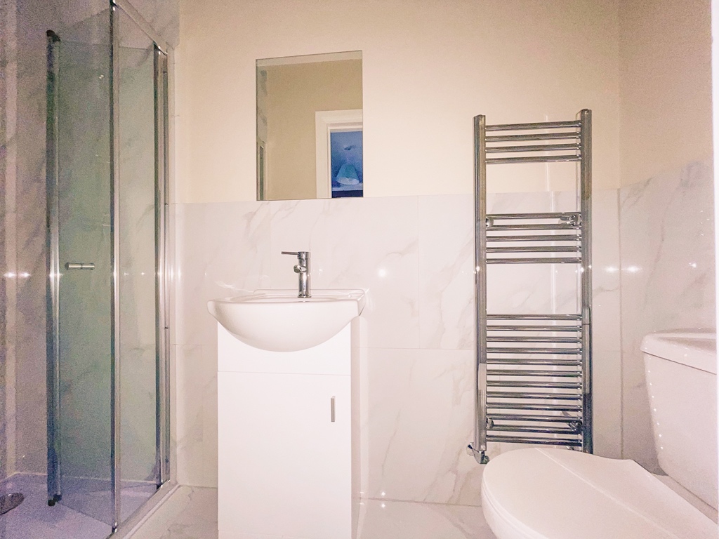 Studio Flat, London, N7, N1 7GU photo 3