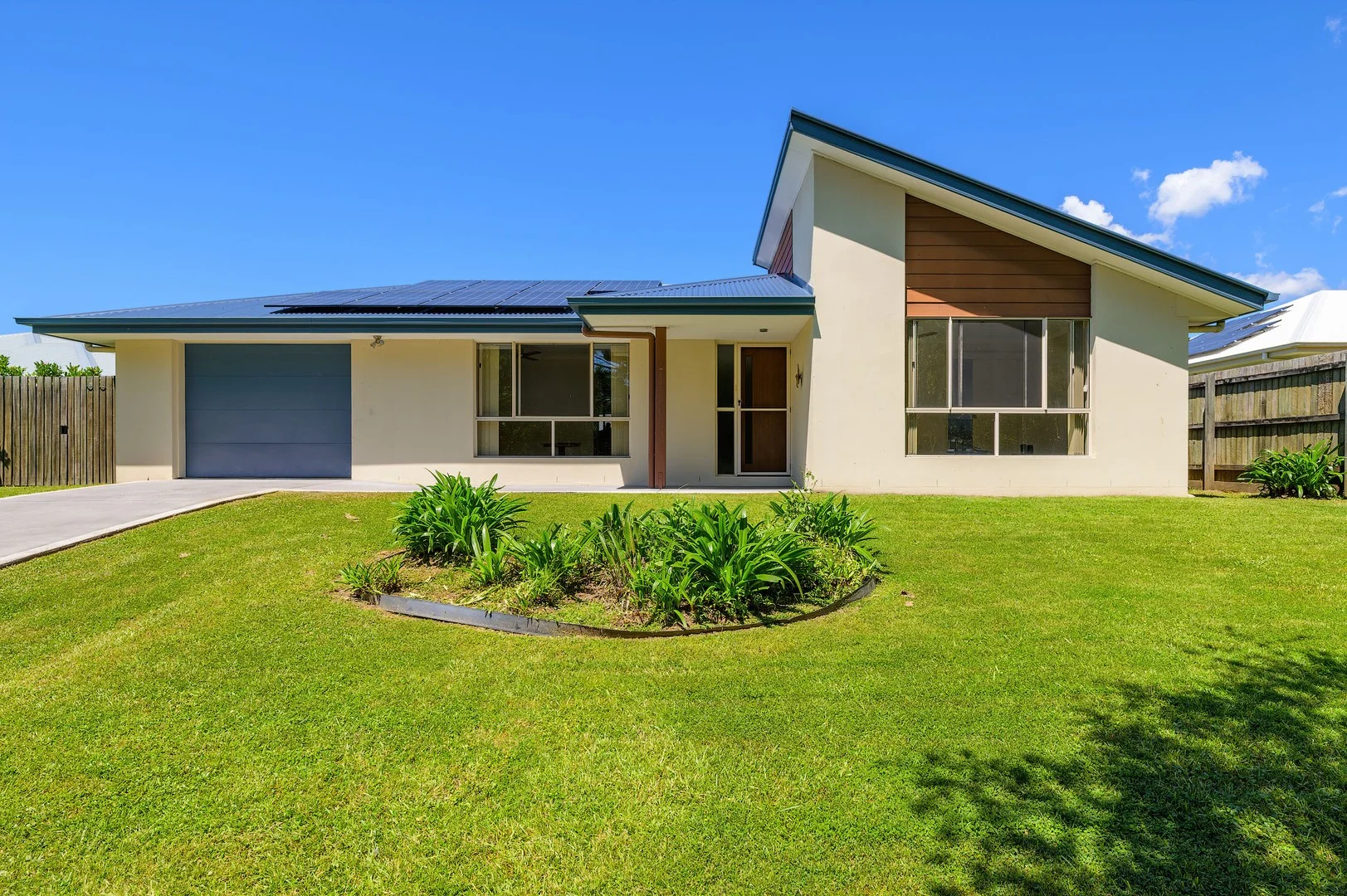 14 Creekside Esplanade, Cooloola Cove QLD 4580