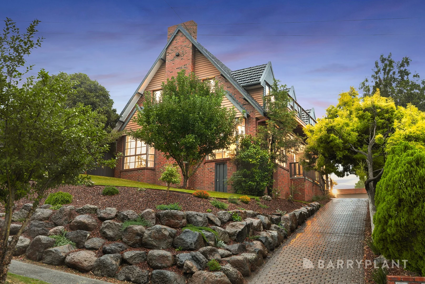 16 Parry Drive, Mooroolbark VIC 3138