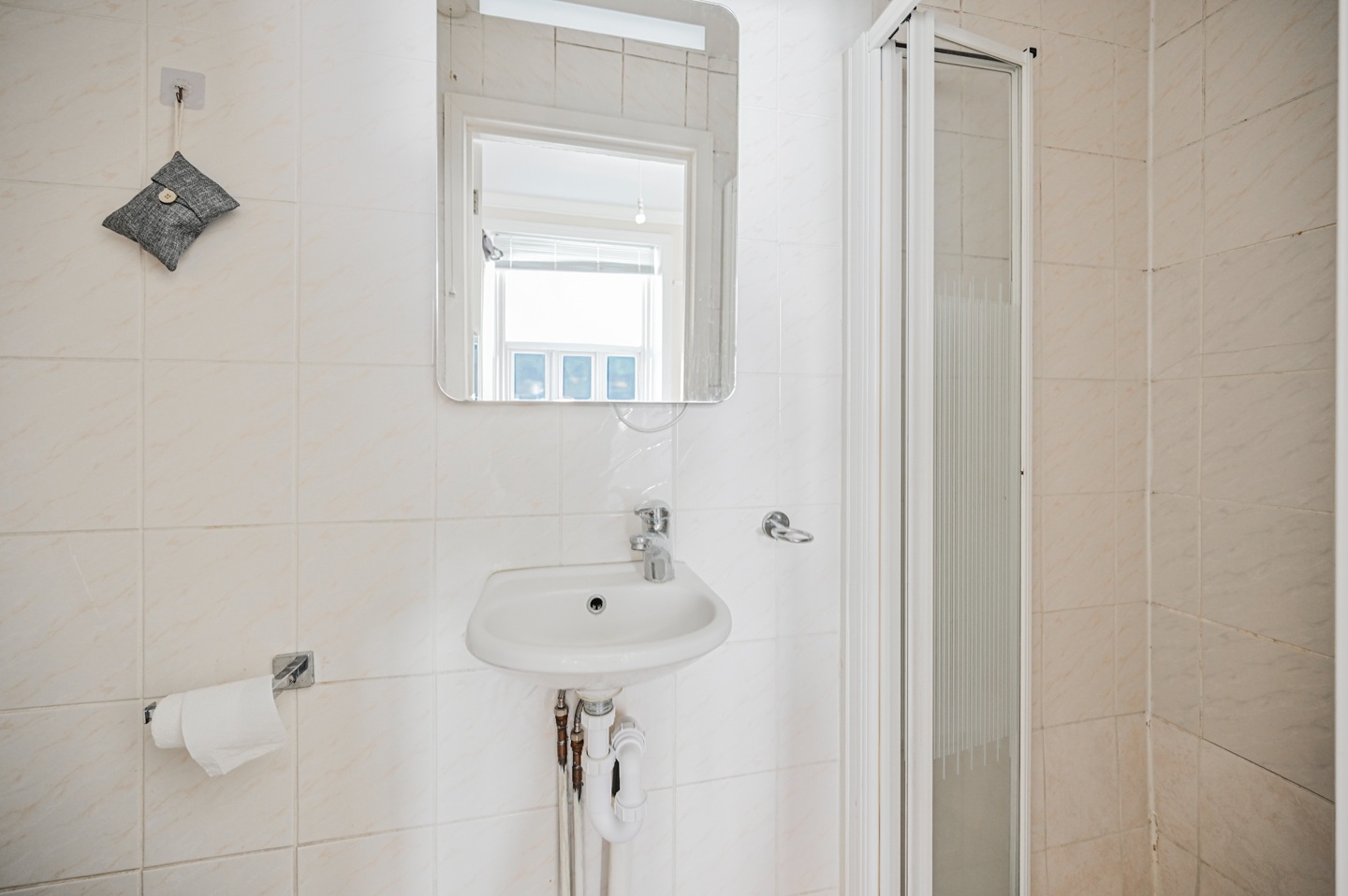 Additional image 3 of Studio Flat, Cheniston Gardens, W8, N1 7GU