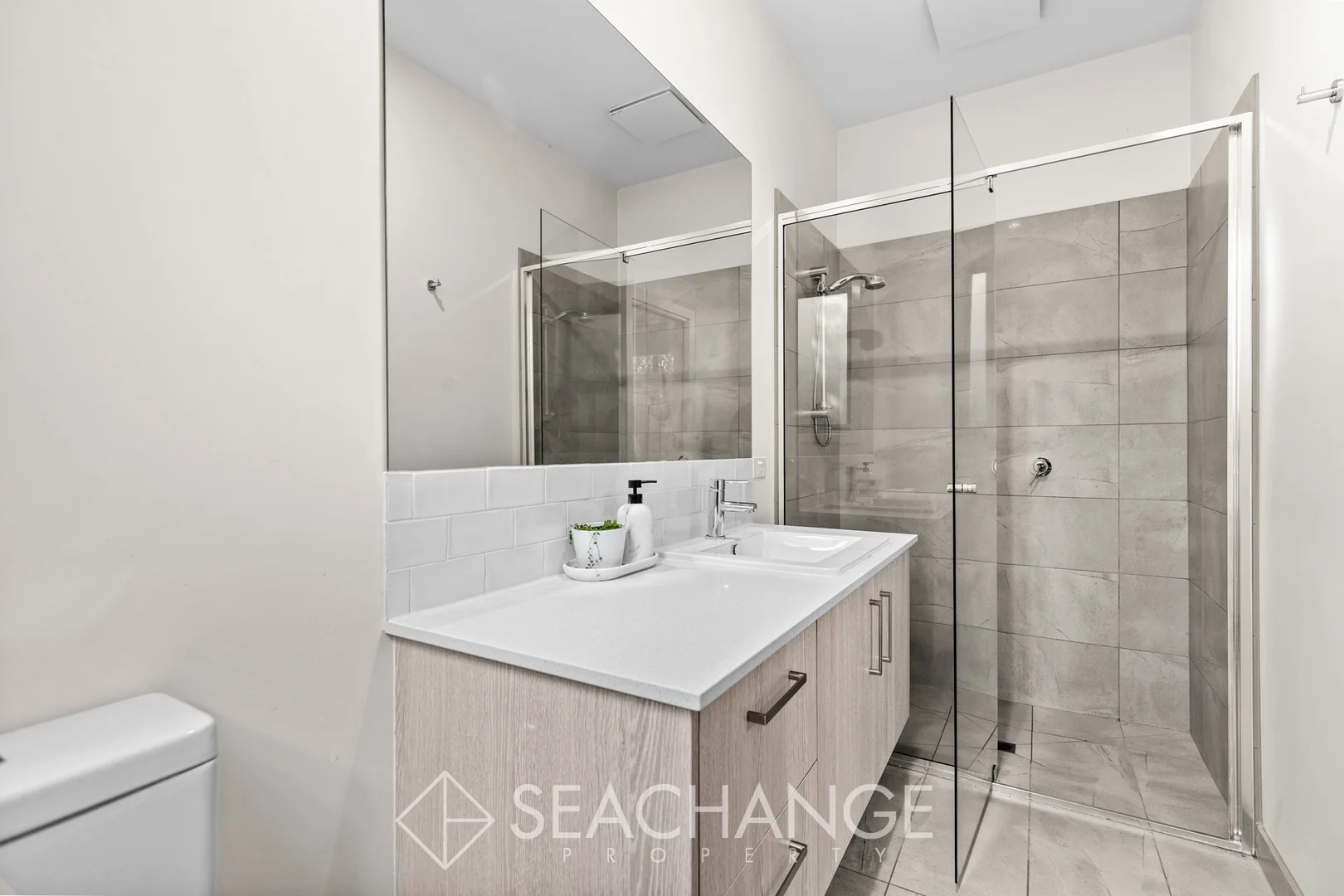 Additional image 7 of 2/7 Sunningdale Avenue, Mornington VIC 3931