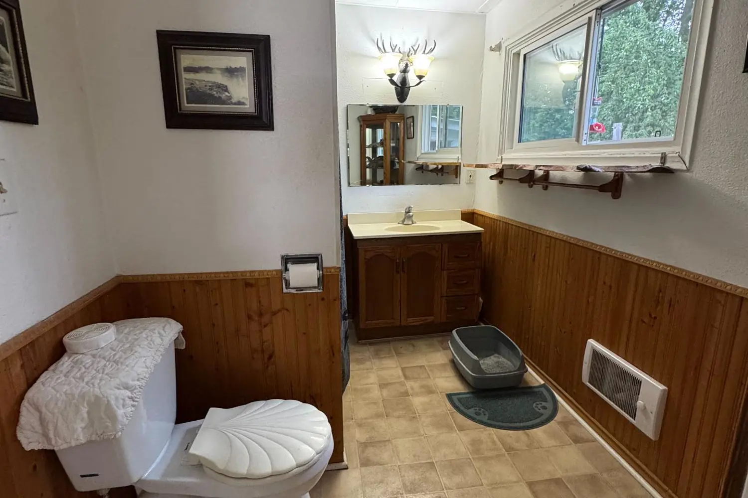1640 Dominion Road photo 4