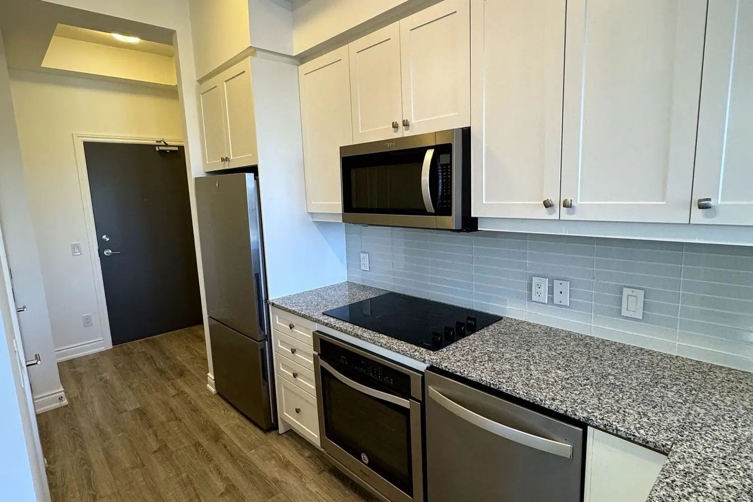 9618 Yonge Street 509 photo 3