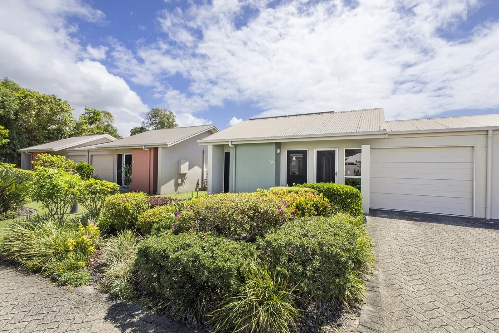 2/2 Grand Parade, Parrearra QLD 4575