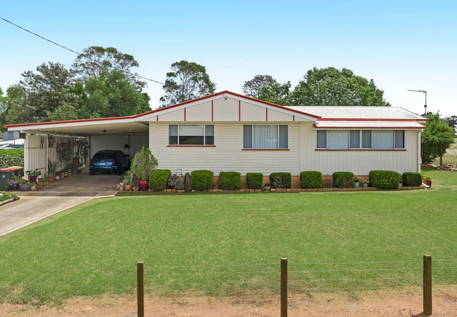 90 Newby Street, Rosenthal Heights QLD 4370