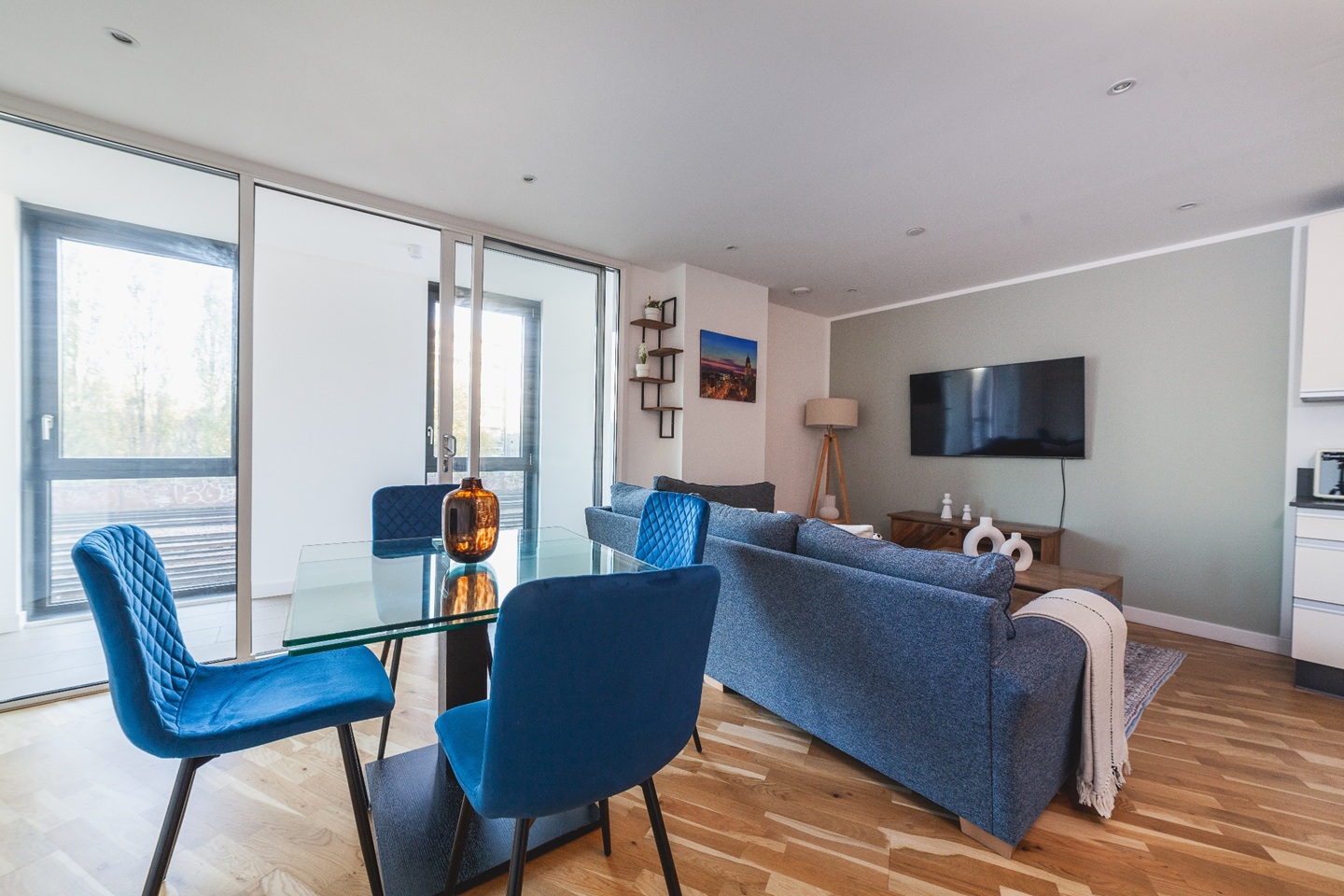 2 Bed Flat, Black Prince Road, SE1, N1 7GU photo 2