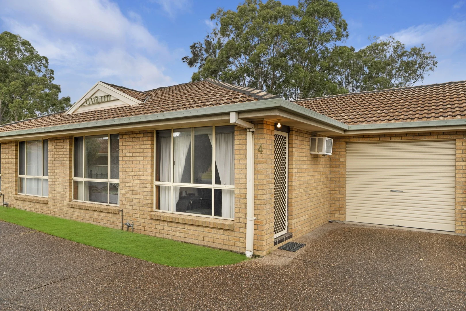 4/6 Justine Parade, Rutherford NSW 2320