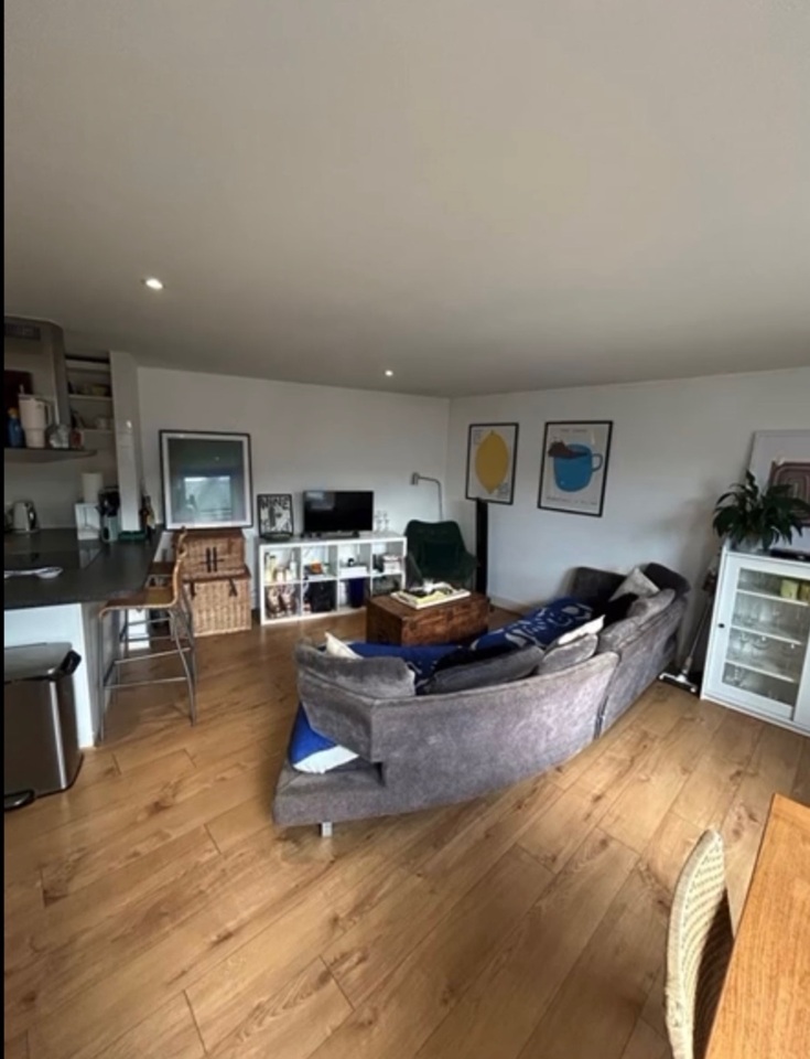 2 Bed Flat, Winders Road, SW11, N1 7GU photo 4
