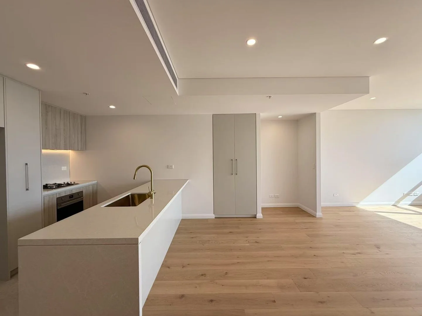 Additional image 2 of 504/13 De Clambe Drive, Castle Hill NSW 2154