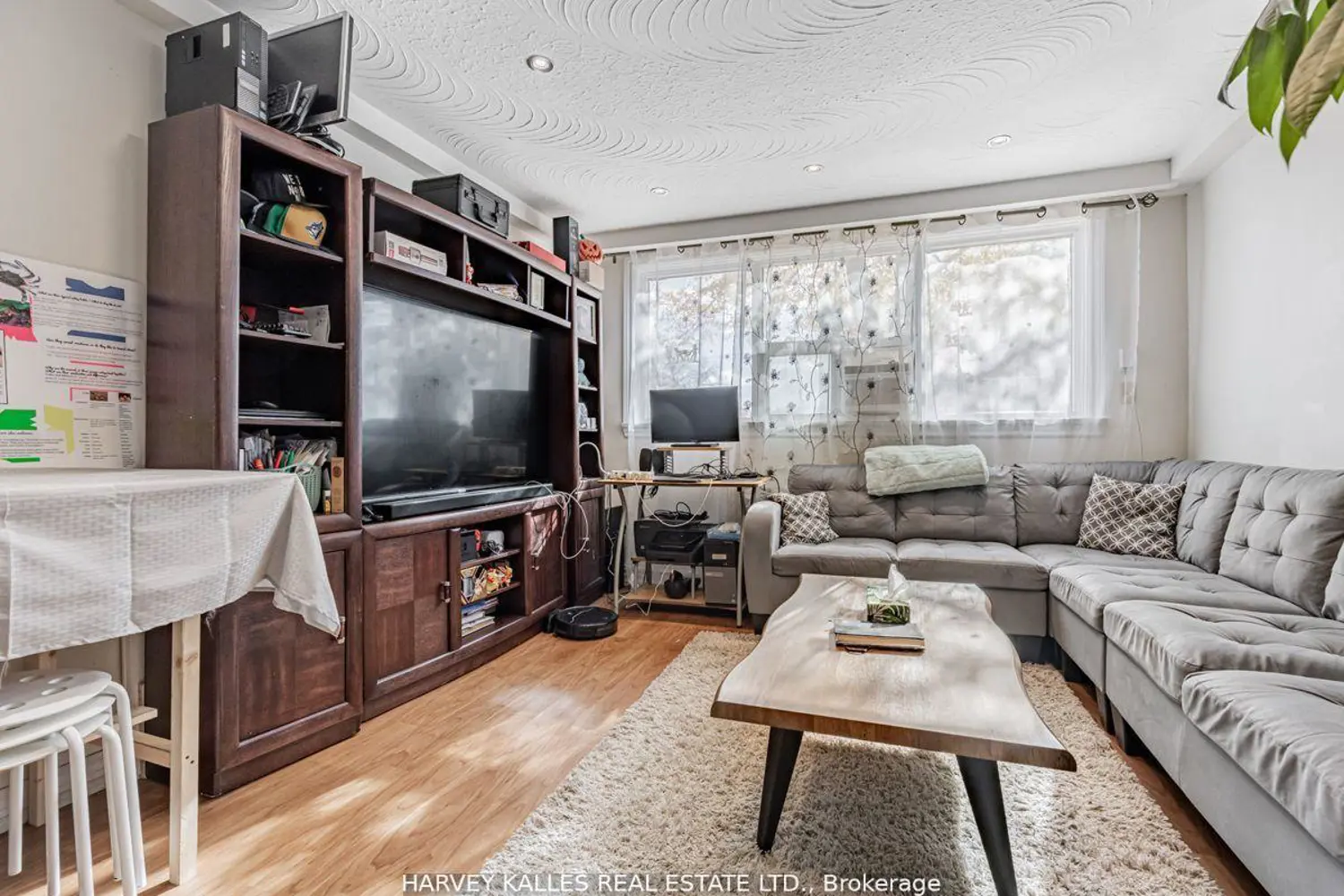6 Carrington Avenue photo 2