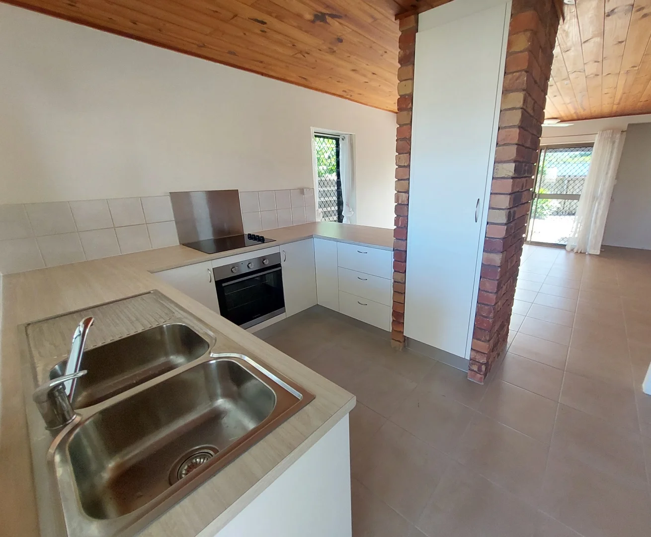 Additional image 3 of 4/24-26 Mimosa Street, Holloways Beach QLD 4878