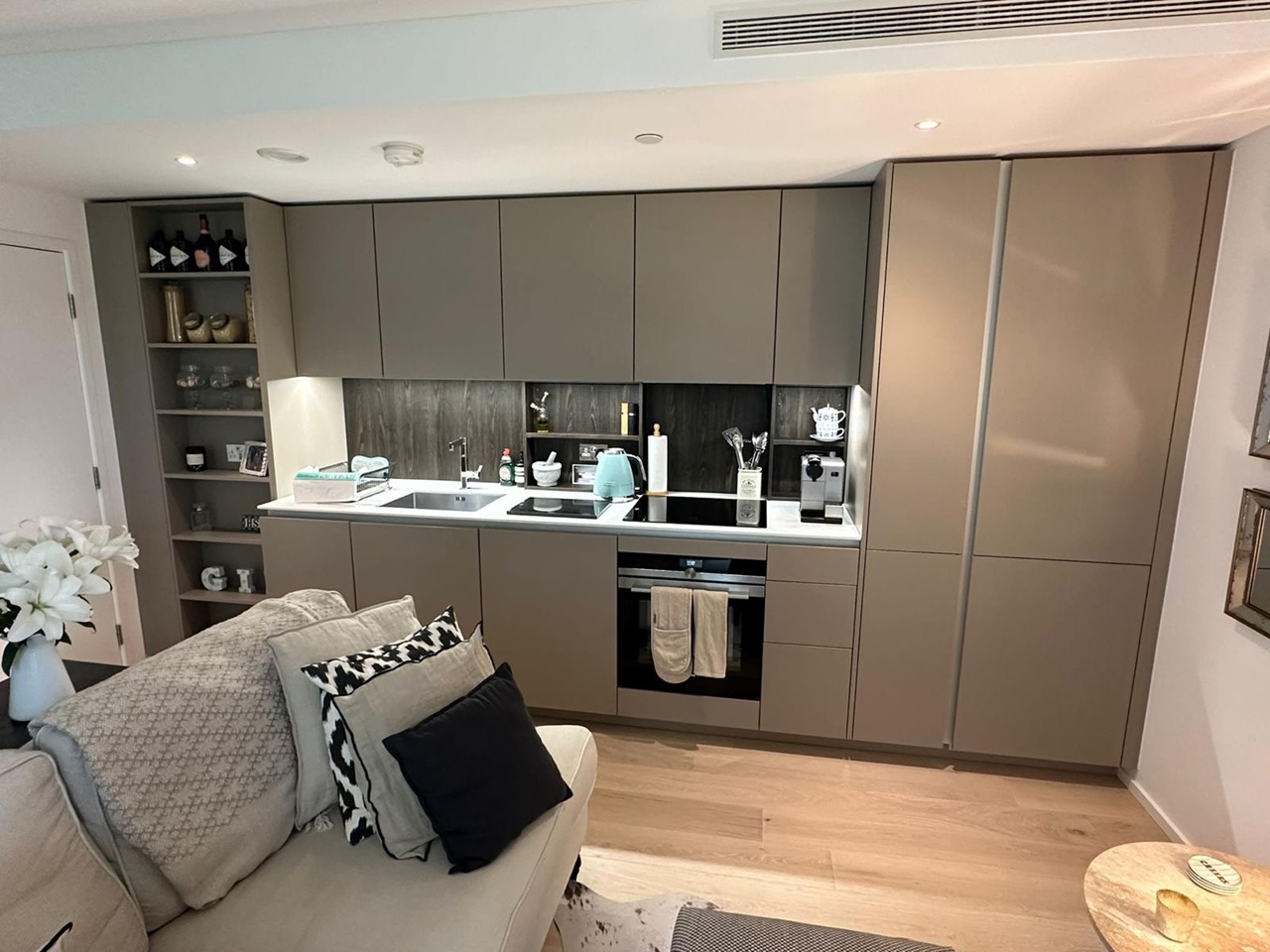 1 Bed Flat, York Place, SW11, N1 7GU photo 4