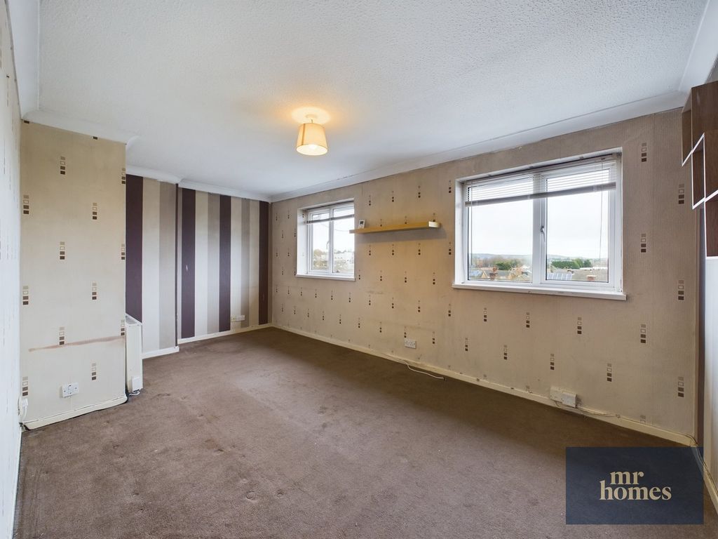 1 bed flat for salePyle Road, Caerau, Cardiff CF5 photo 3